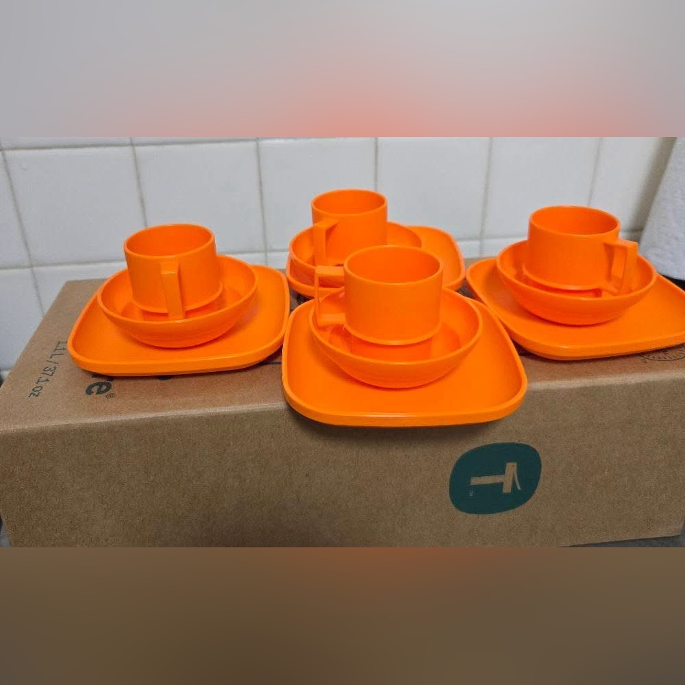 Tupperware Beautiful Set for Kids Mini party set